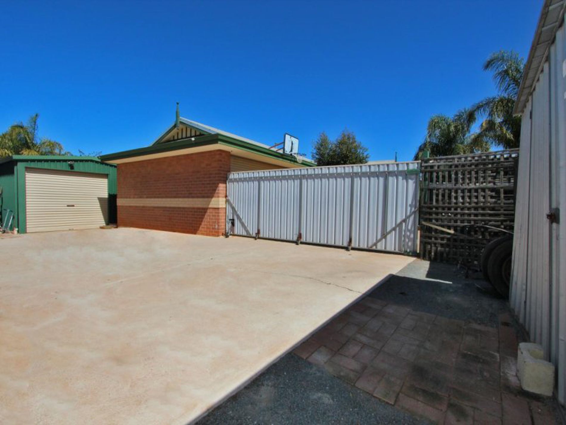 2 Davyhurst Drive, Kalgoorlie