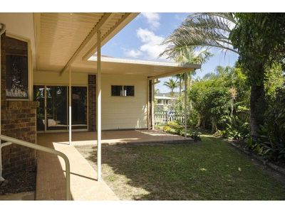 2 Thompson Crescent, Tewantin