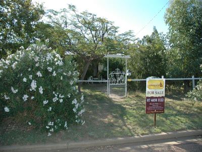 109 FALCON STREET, Longreach
