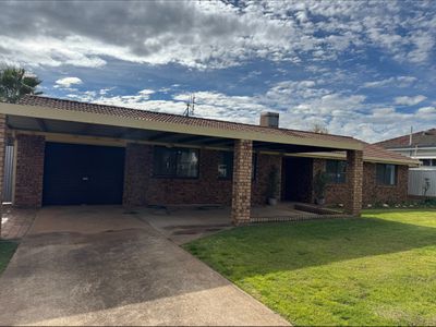 10 Medlyn Street, Parkes