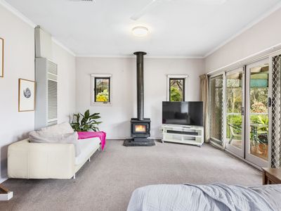 1 / 47 The Esplanade, Seymour