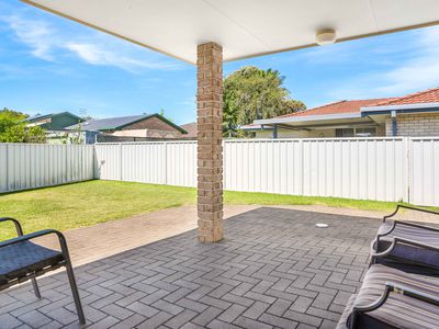 74 Amanda Crescent, Forster