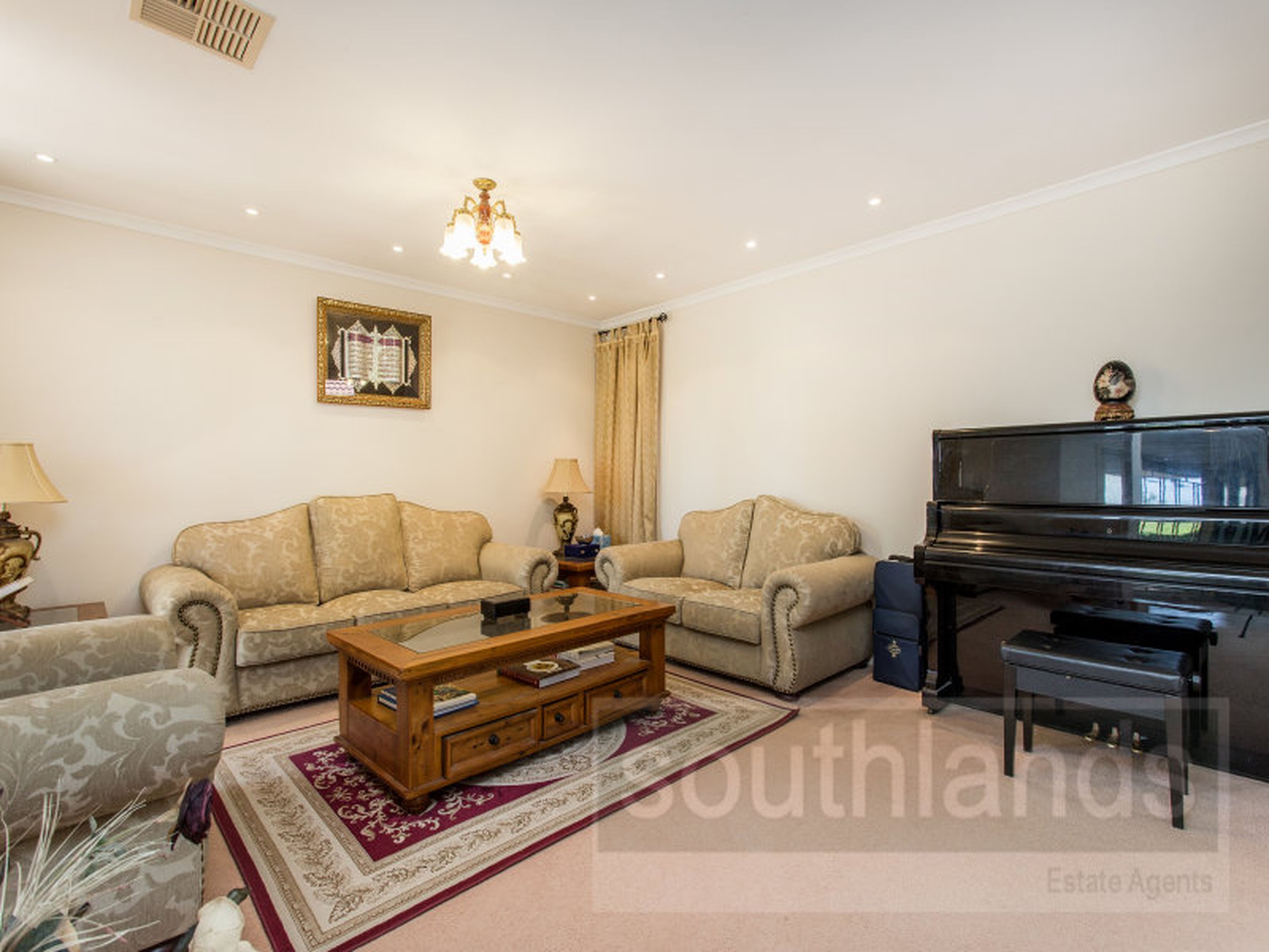 4 Brigadoon Ave, GLENMORE PARK
