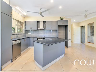 15 Connaught Court, Bakewell