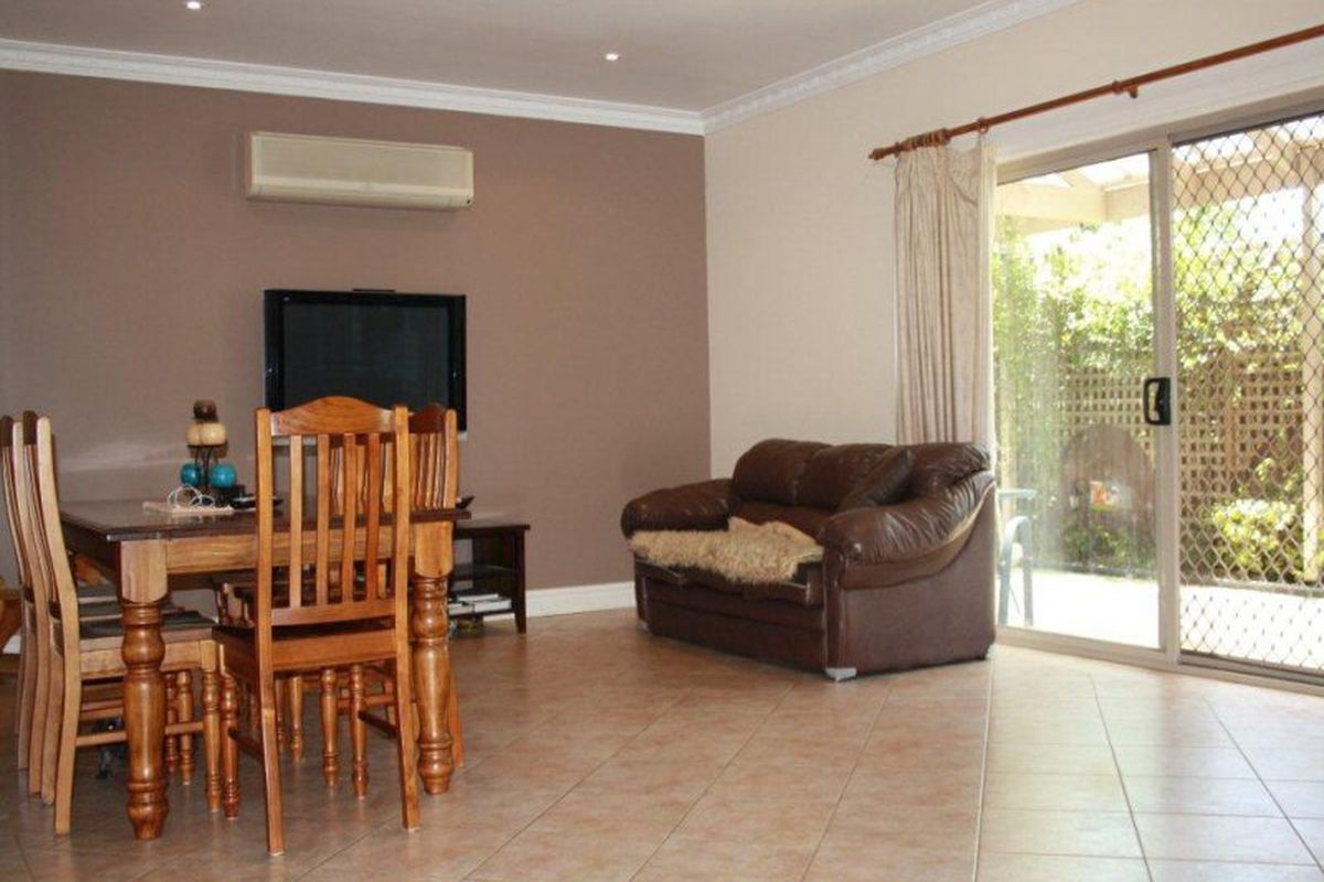 7 Club Court, Mansfield