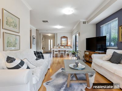 1 / 38 Comer Street, Como