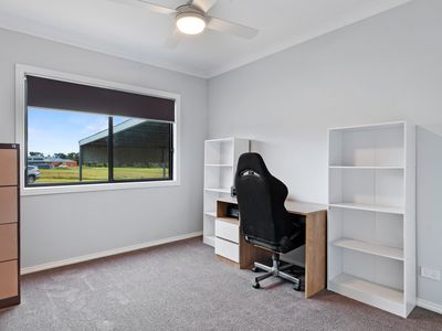 90 Hamilton Way, Lockwood South