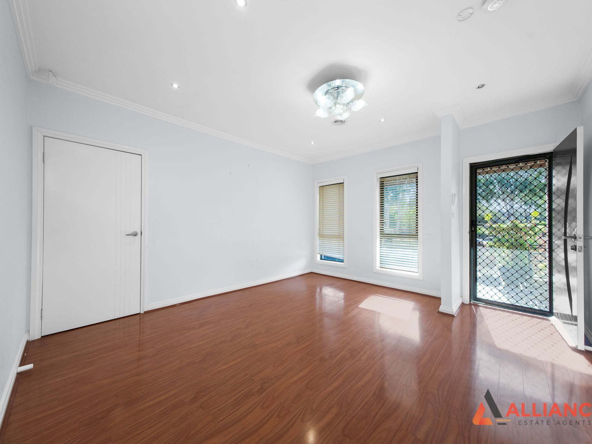 16 Juggal Close, Epping