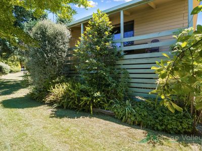 15 Coolumbooka Avenue, Tawonga South