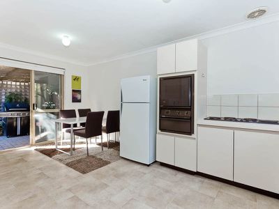 3/87 Ventnor Street, Scarborough