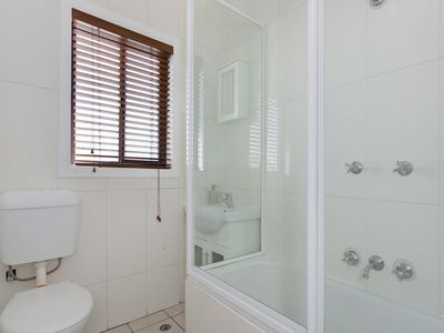 31 Lake Heights Road, Lake Heights