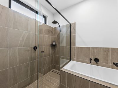 45 Graduation Parade, Taperoo