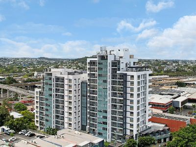 2055 / 16 Hamilton Place, Bowen Hills