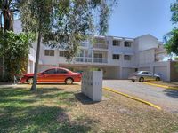 9 / 5 Brett Avenue, Labrador