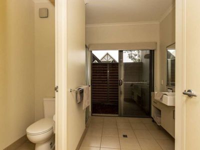 B5 / 19 Victoria Highway, Kununurra