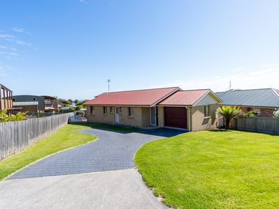 16 Thomas Street, Bridport