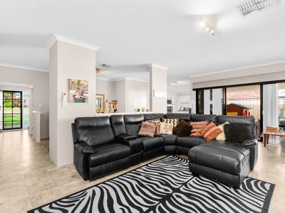7 Ellesmere Circuit, Success