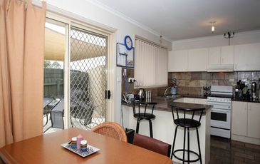 2/7 Lawrence Court, Cranbourne North