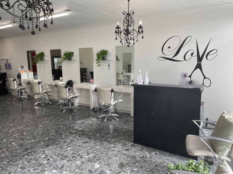 Hair Salon Business For Sale Bayswater with cheap rent