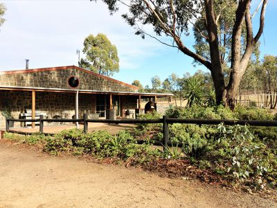 285 Cowles Rd, Northwood