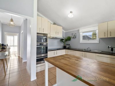 28 McKay Street, Mount Beauty