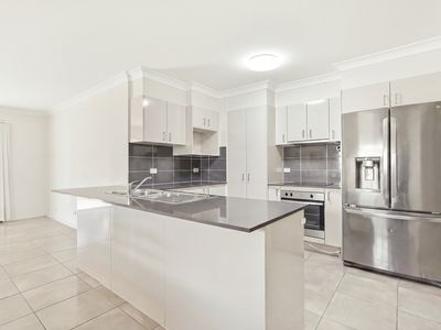 27 Phoebe Way, Gleneagle