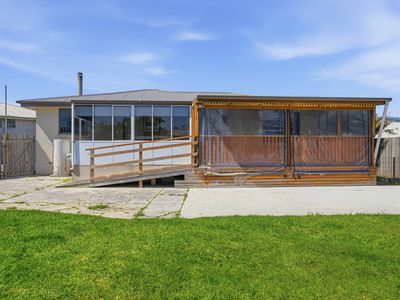 1 Jacobs Avenue, George Town