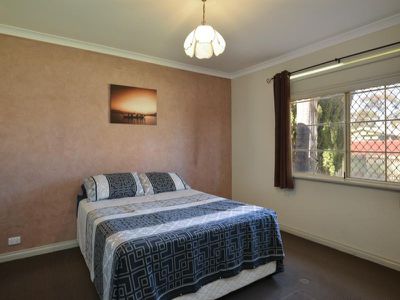 4 Holroyd Way, Boulder