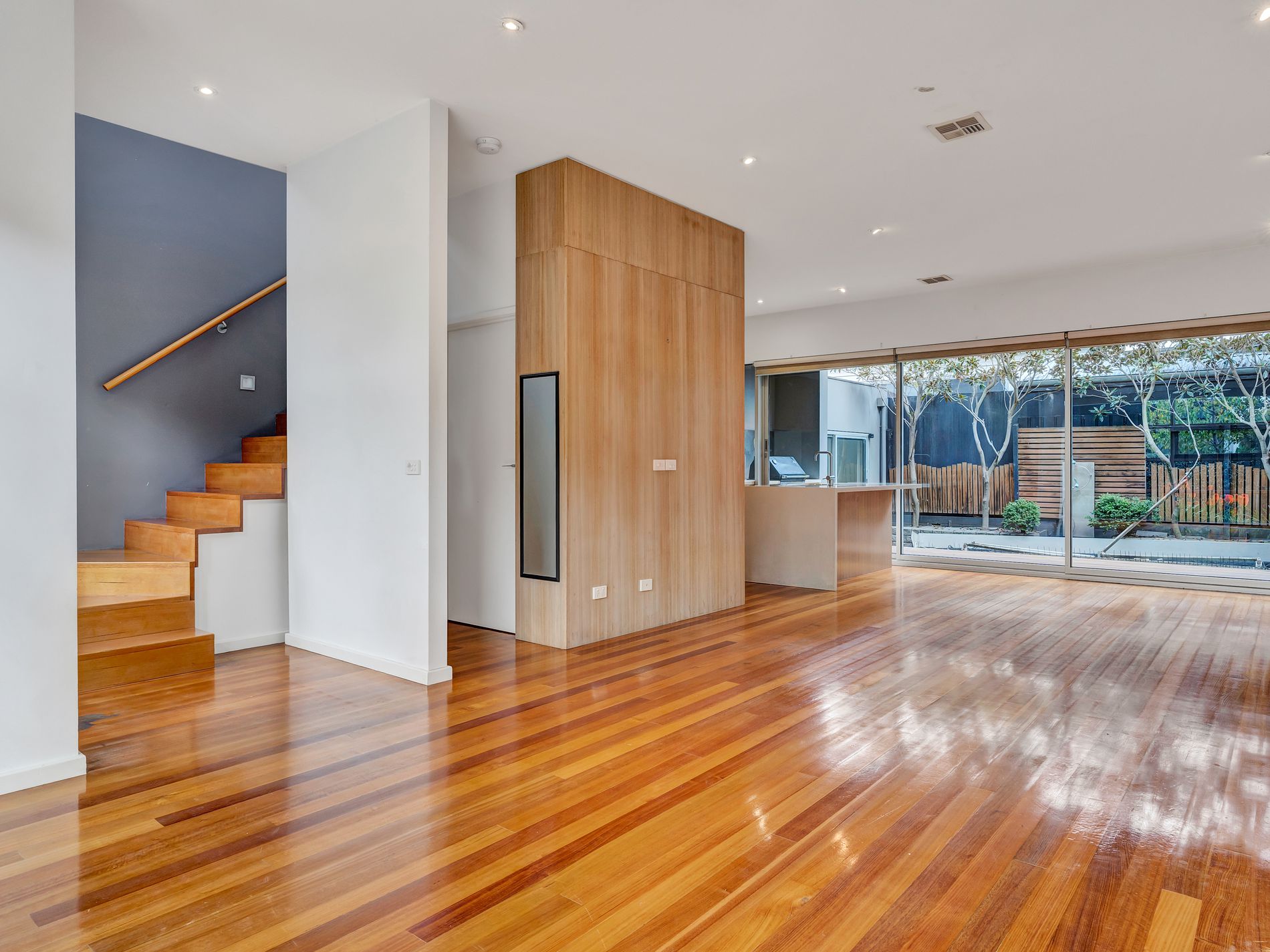2 / 2A Peel St, Newport