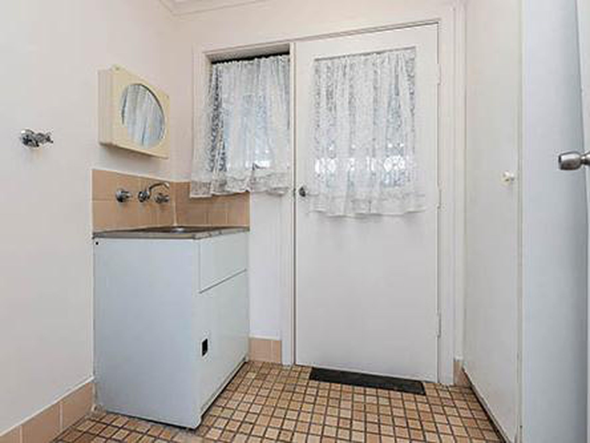 20 Roclin Avenue, Newton
