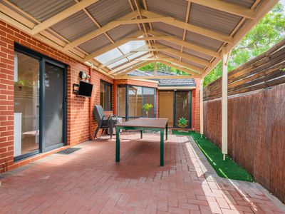 18 Easton Lane, Doubleview