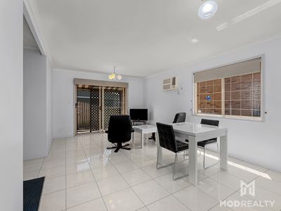 4 / 13 Booval Street, Booval