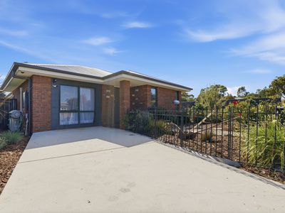 9 Bond Street, Campbell Town