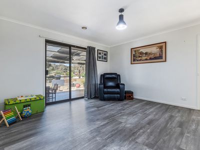 128 Olympic Parade, Kangaroo Flat