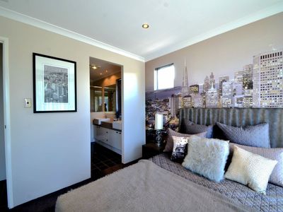 8 Onyx Lane, Wellard