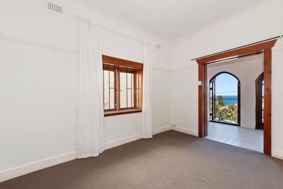 2 / 9 Wonderland Avenue, Tamarama