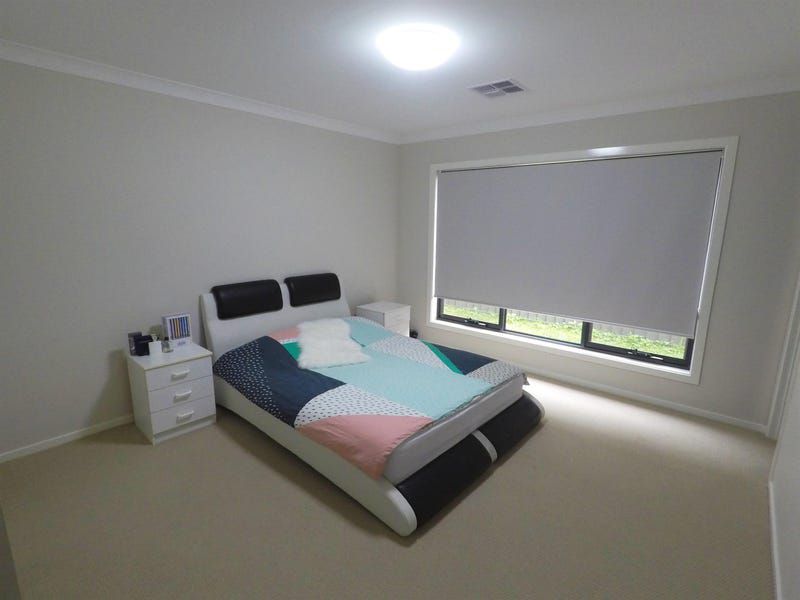 52 Law Crescent, Oran Park