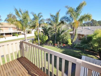 44 Lakeside Drive, Eden
