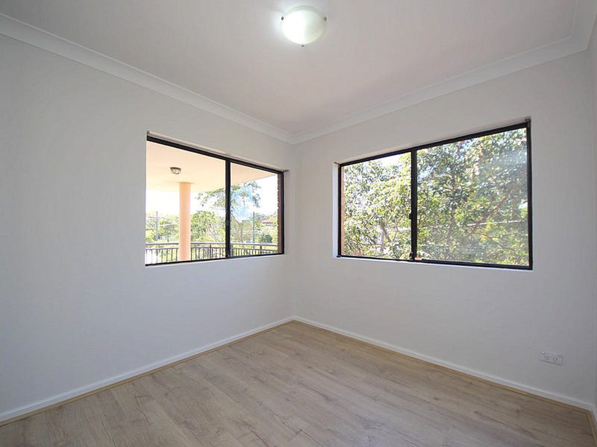 8 / 13 Gordon Street, Bankstown