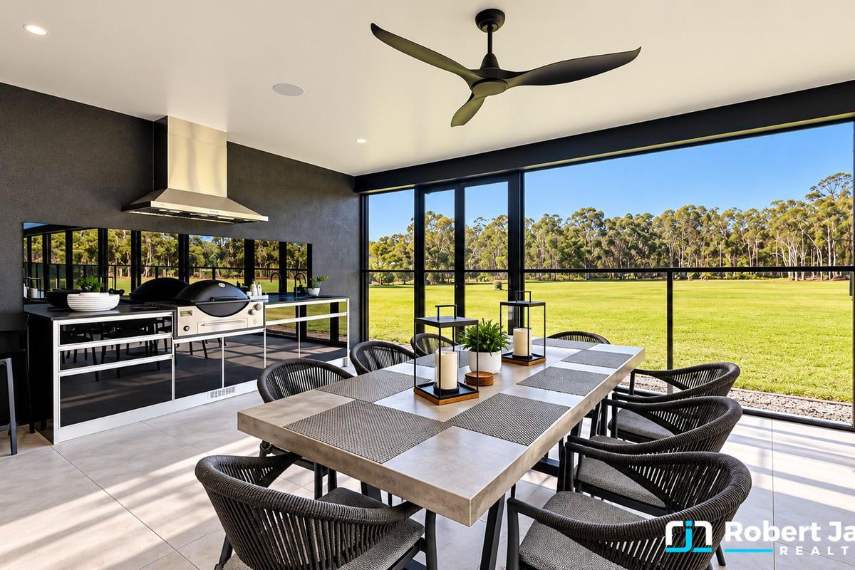 24 Amaroo Place, Cooroibah