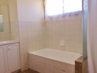 16 Vista Drive, Dolphin Point