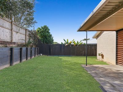 17 Finniss Crescent, Bentley Park