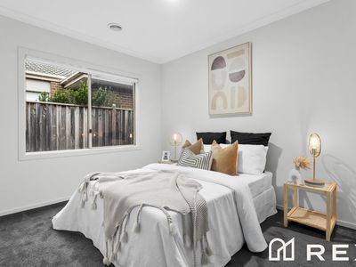 10 Brolin Terrace, Cranbourne North