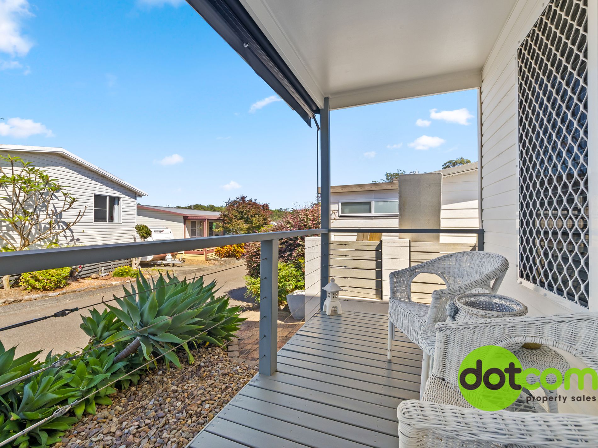 12 Sixth Avenue, Green Point