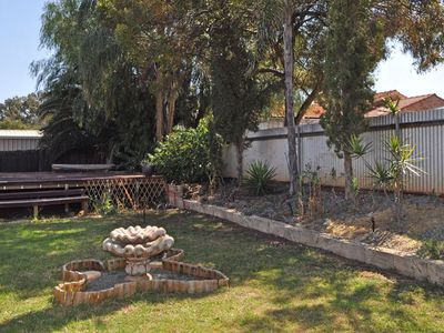 9 Compton Court, Hannans