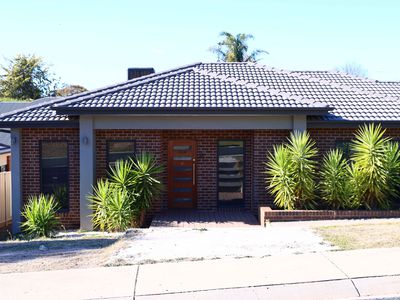27 Duke Street, Kangaroo Flat