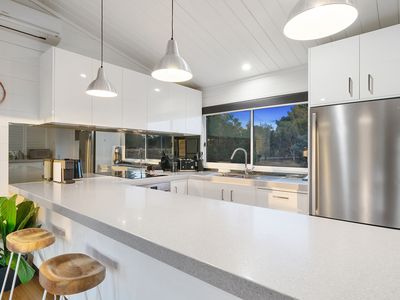 454 Howes Creek Road, Mansfield