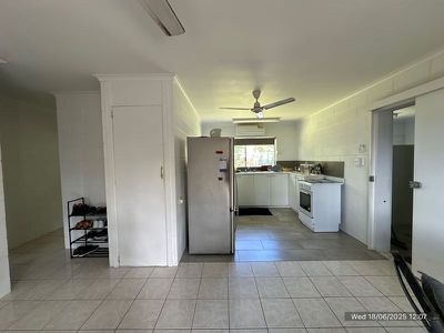 2 / 8 Anderson Road, Woree