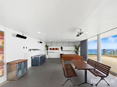 1102 / 4 COMO CRESCENT, Southport