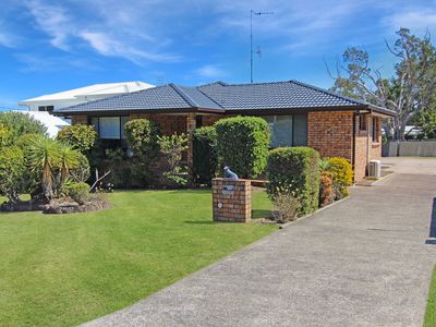 15 Paradise Avenue, Forster